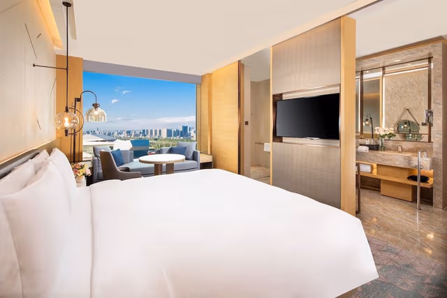 Classic Room, 1 King Bed, River View