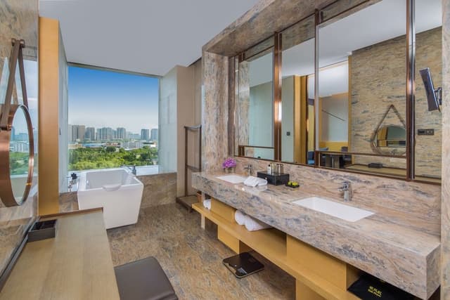 Classic Room, 1 King Bed, River View