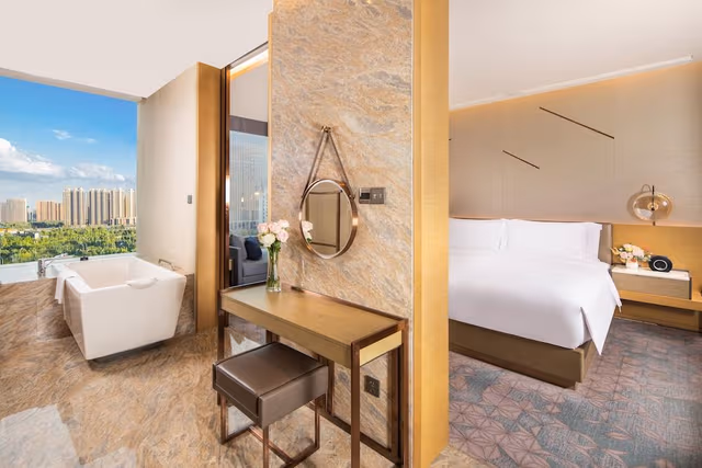 Classic Room, 1 King Bed, River View