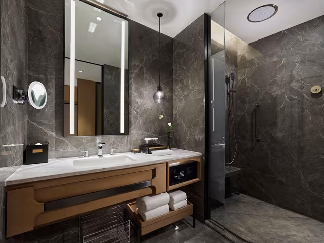 KING DELUXE ROOM