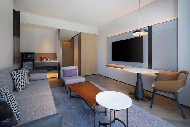 Suite, 1 Bedroom, City View