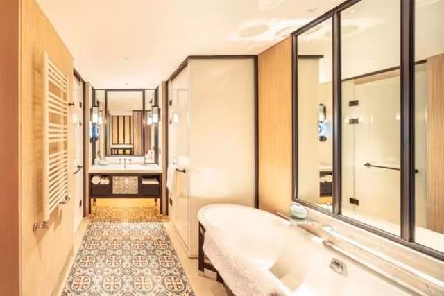 Deluxe Suite, Garden View