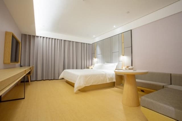 Huazhu - Business Bed Room