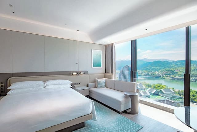 Deluxe Room, 1 King Bed