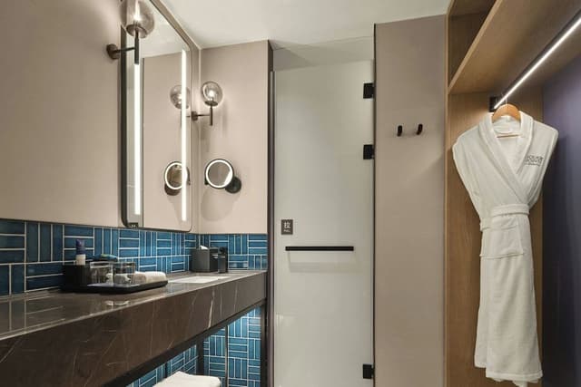 Superior Room, 1 King Bed