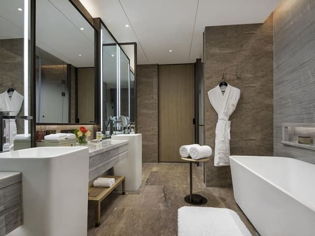 Deluxe Suite, 1 King Bed