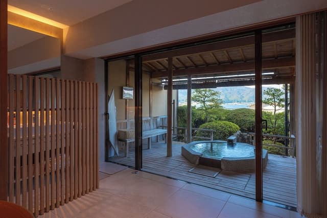 Luxury Room, Non Smoking, Bathtub (42㎡)