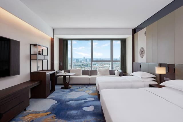 Room, 2 Twin Beds, City View