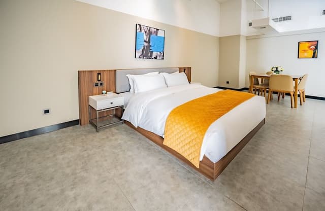 Deluxe Suite