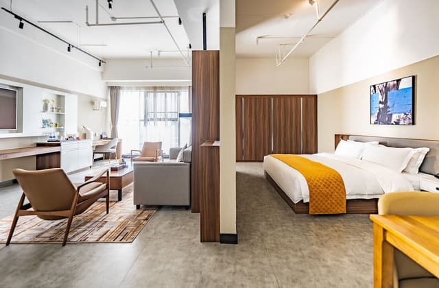 Deluxe Suite