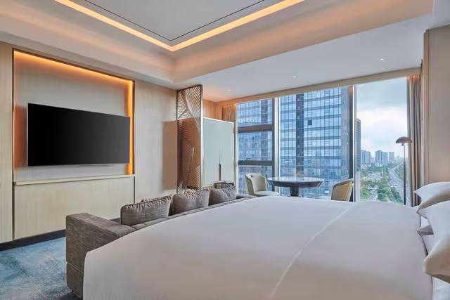 KING GUEST ROOM