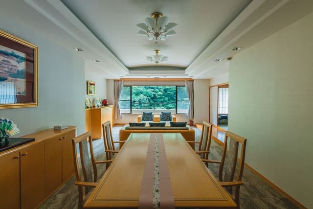 Executive Suite Buffet Style Breakfast & Dinner