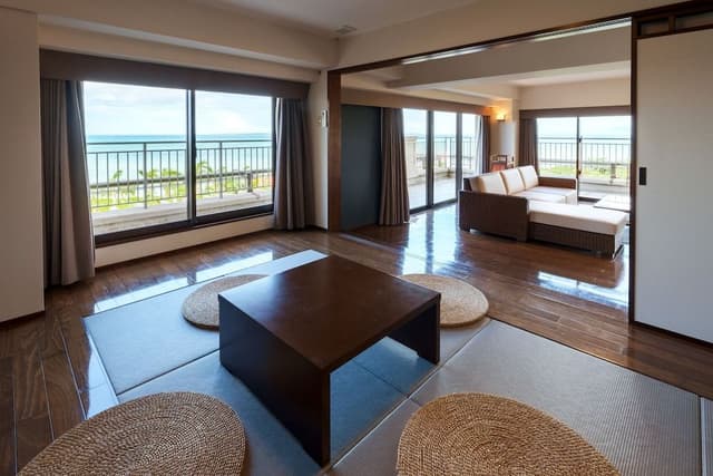 Corner Suite, Non Smoking [Main Building Ocean's Wing]