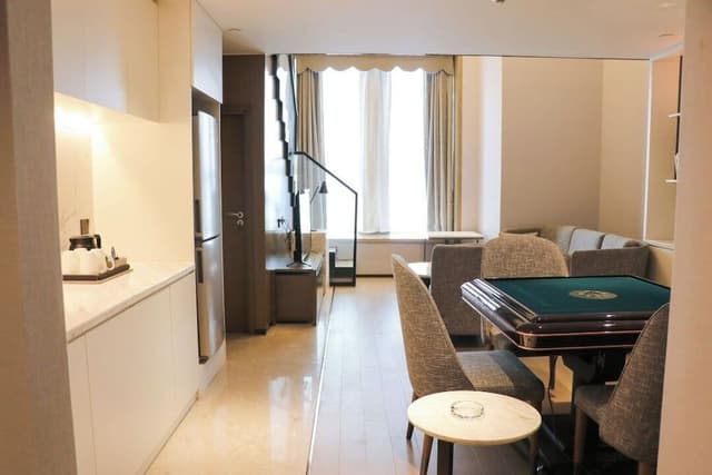 Loft, 1 King Bed, Club Lounge Access (Suite)