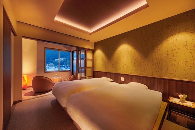 [Momose or Chihako] Natural hot spring with semi open-air bath