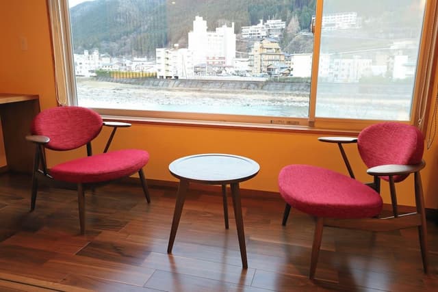 [Roshokan Japanese western style room] Twin bed with Futon & Hot spring bath