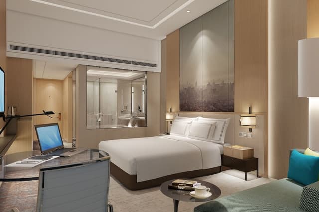 Deluxe Room, 1 King Bed, Lake View