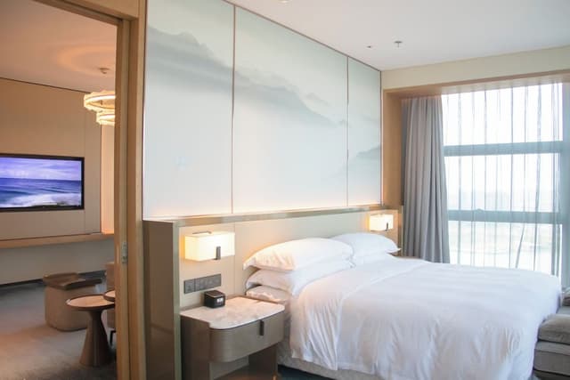 Premier Suite, 1 Bedroom, Lake View