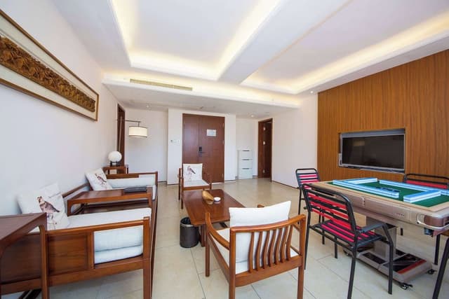 Family Suite, Multiple Beds, Smoking, Mountain View