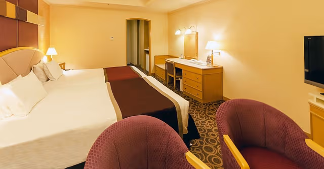 Moderate Twin Room, Smoking (High Floor)