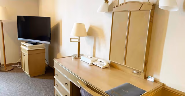 Executive Twin Room, Non Smoking (High Floor)