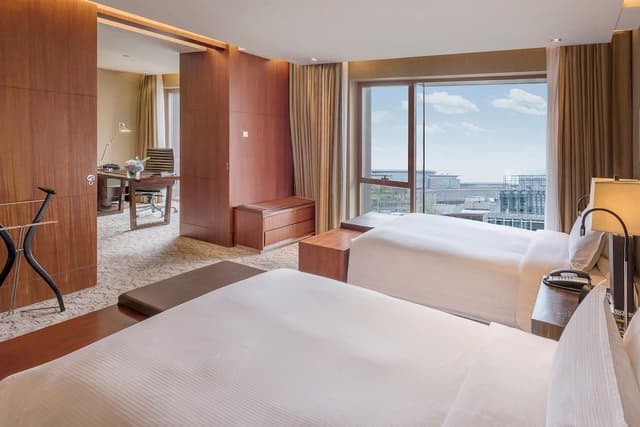 Club Suite, 2 Twin Beds (Regent Club)