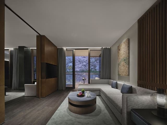 Dream Valley Cliff Suite
