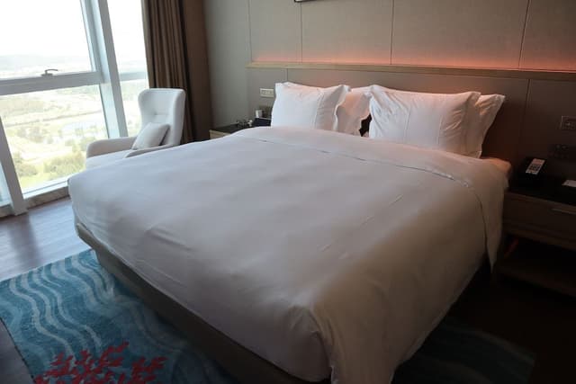 Executive Suite, 1 King Bed, Smoking