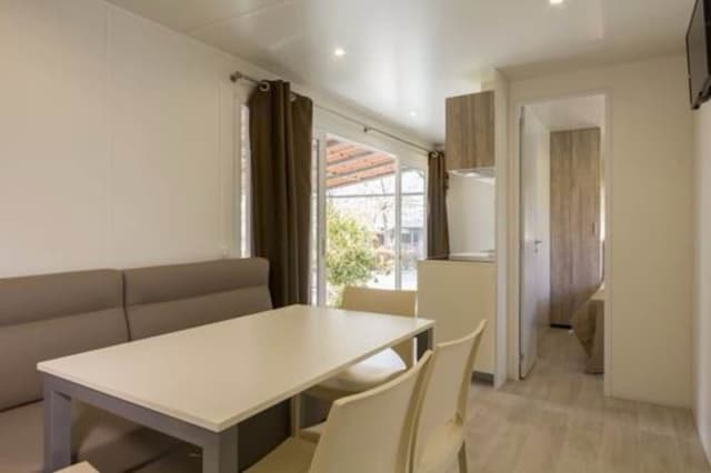 Mobile Home (Maxicaravan Prestige)