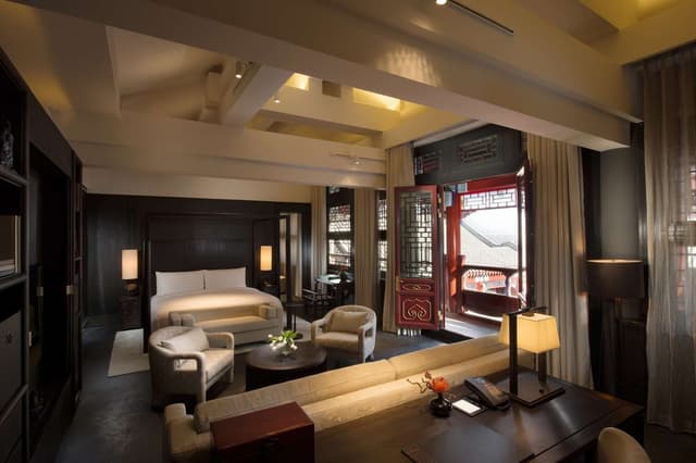 HUTONG TWO-BEDROOM SUITE