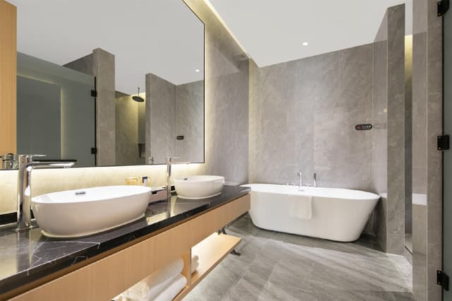 2-Bedroom Executive Suite with 2 Bathrooms