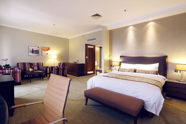 Junior Suite, 1 King Bed