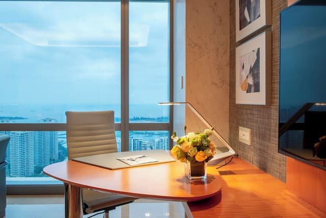 LUXURY CLUB ROOM, Club Millésime Access,1 King Bed, City View