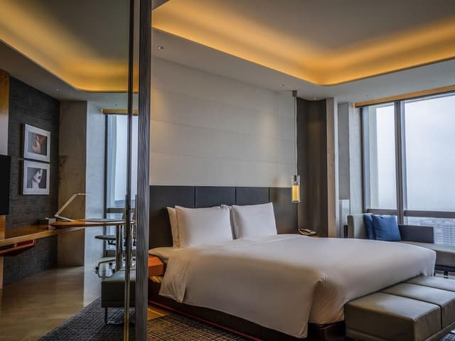 LUXURY CLUB ROOM, Club Millésime Access,1 King Bed, City View