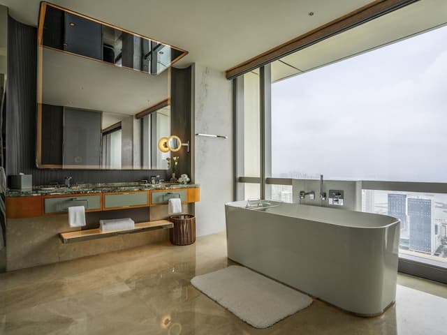 PRESTIGE SUITE, Club Millesime Access,1 King Bed, Ocean View