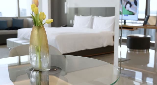 LUXURY MAGNIFIQUE ROOM, Club Millésime Access, 1 King Bed, Bay View