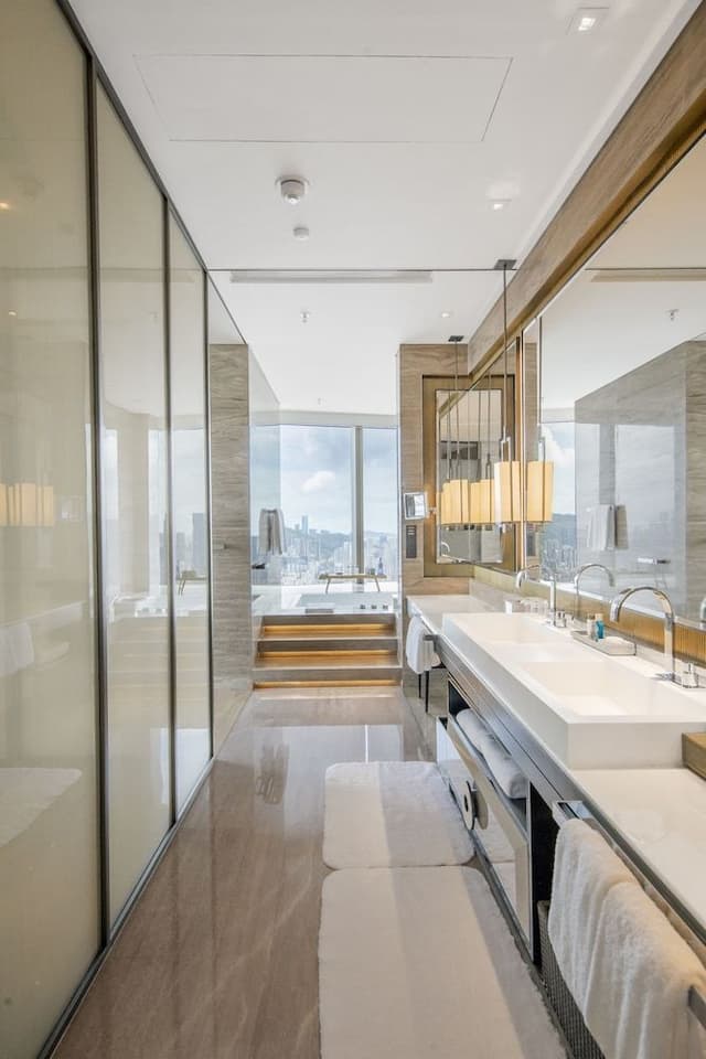 Raffles Suite