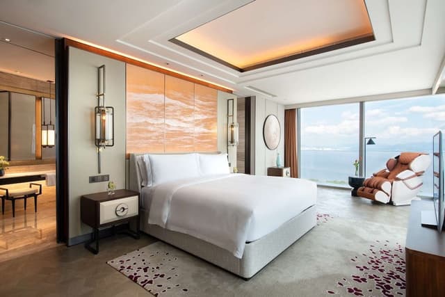Raffles Suite