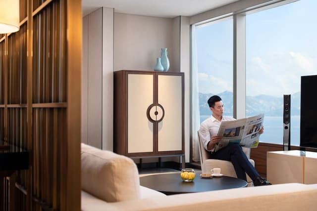 Raffles Suite