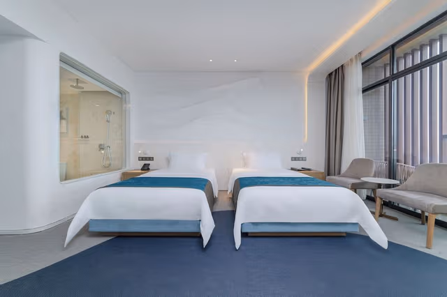 Deluxe Sea View Twin Bed Room