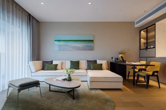 Deluxe Suite