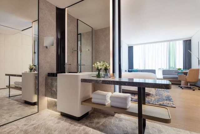 Club Room, 1 King Bed