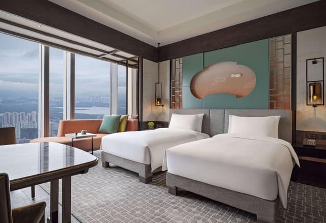 2 Twin Beds with City View