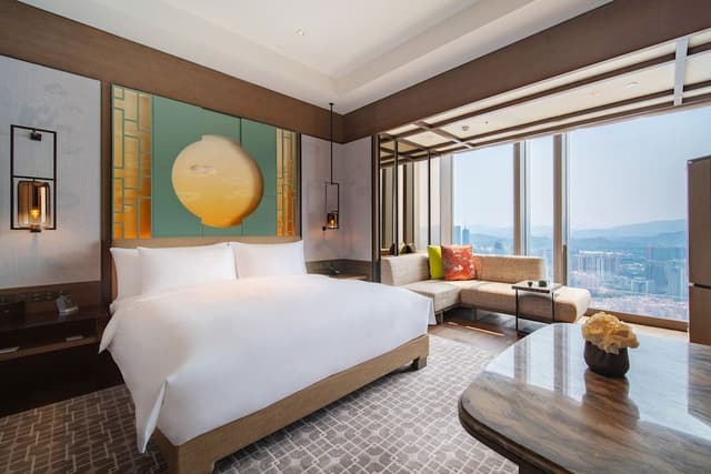 1 King Bed with City View