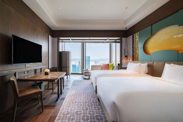 2 Twin Beds with City View