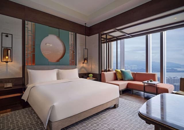 1 King Bed with City View