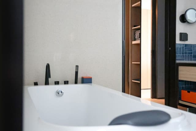 Suite, 1 Bedroom (View)