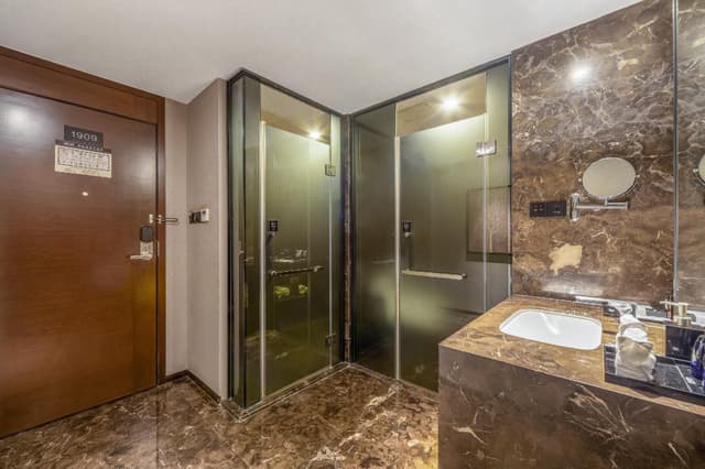 Luxury King Room