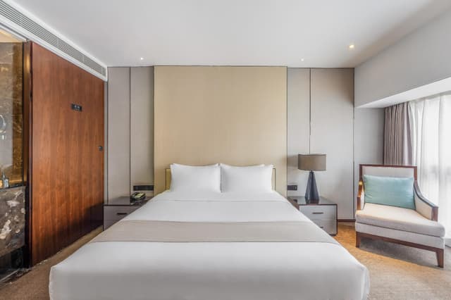 Luxury King Room