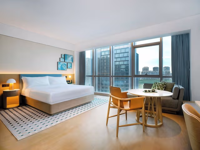 Suite, 1 King Bed